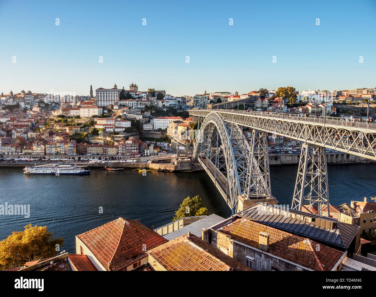 El Puente Dom Luis, niveles elevados de vista, Porto, Portugal, Europa Foto de stock