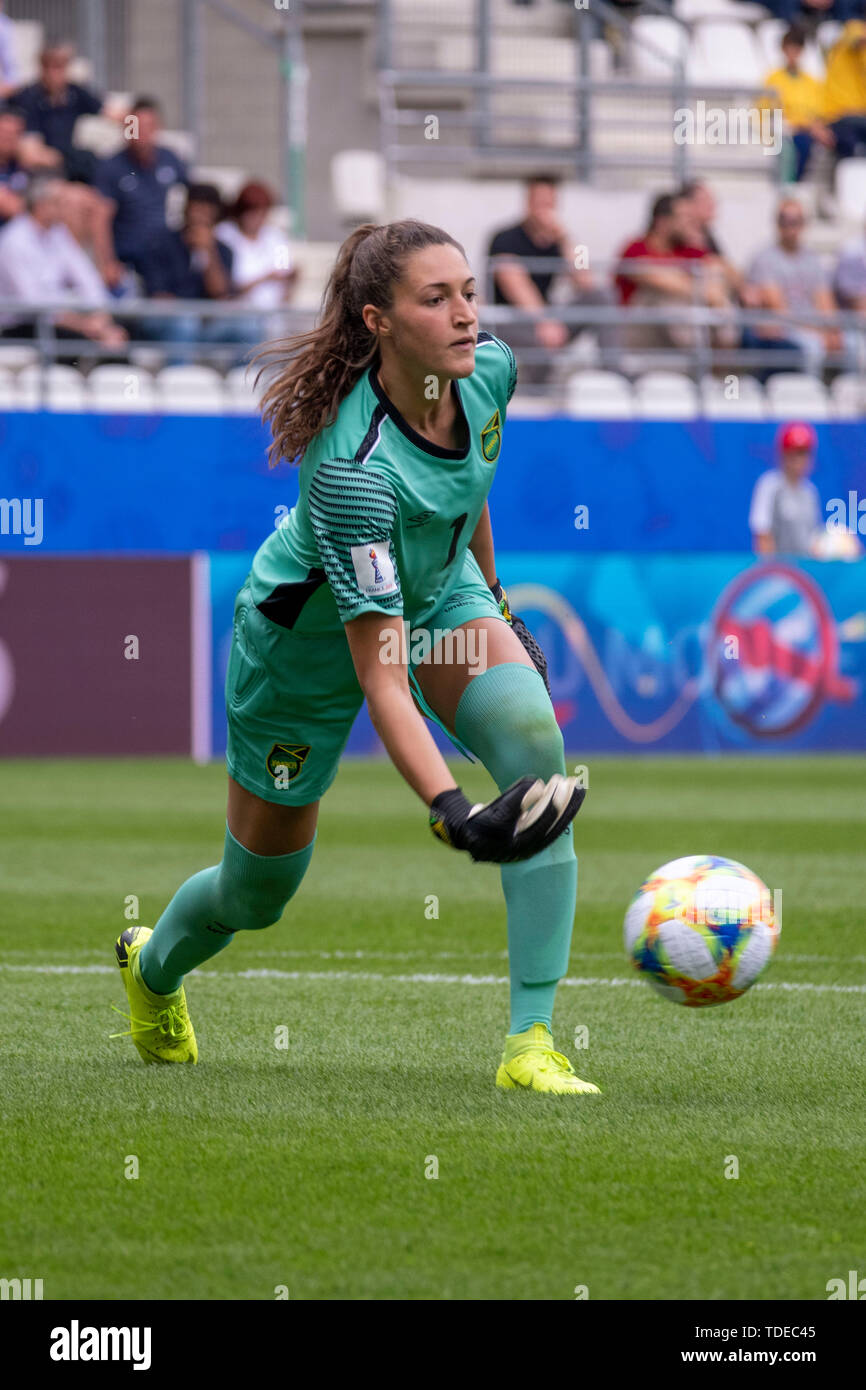 Sydney Schneider (Jamaica) durante la Copa Mundial de la FIFA Francia 2019 grupo C partido entre Jamaica 0-5 a Italia en el estadio Delaune Auguste en Reims, Francia, Junio 13, 2019. (