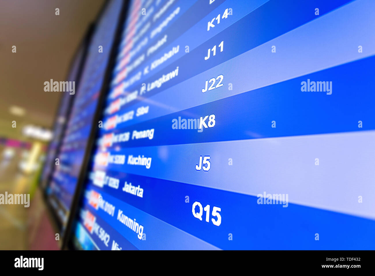 Pantalla de vuelo junta en aeropuerto Foto de stock