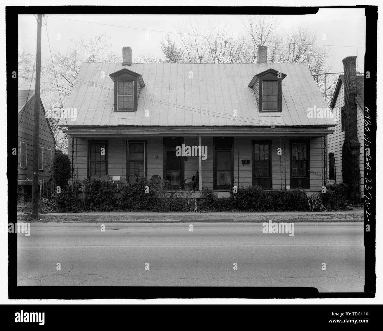 Fachada noroeste - 714-716 Walton (Casa), Augusta, Richmond County, GA Foto de stock