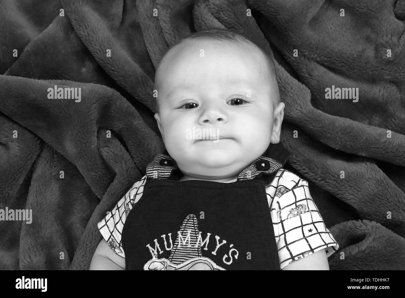 3 mes de edad Baby Boy relajante Foto de stock