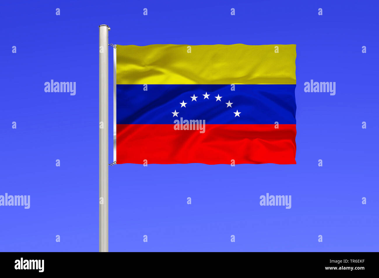 Bandera de Venezuela contra el cielo azul, Venezuela Foto de stock
