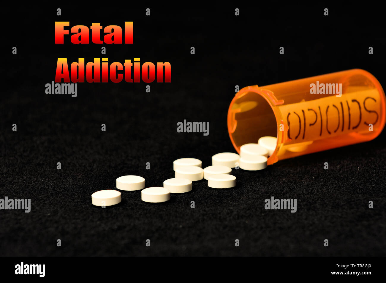 Signos y símbolos del consumo de opioides y los posibles resultados. Foto de stock