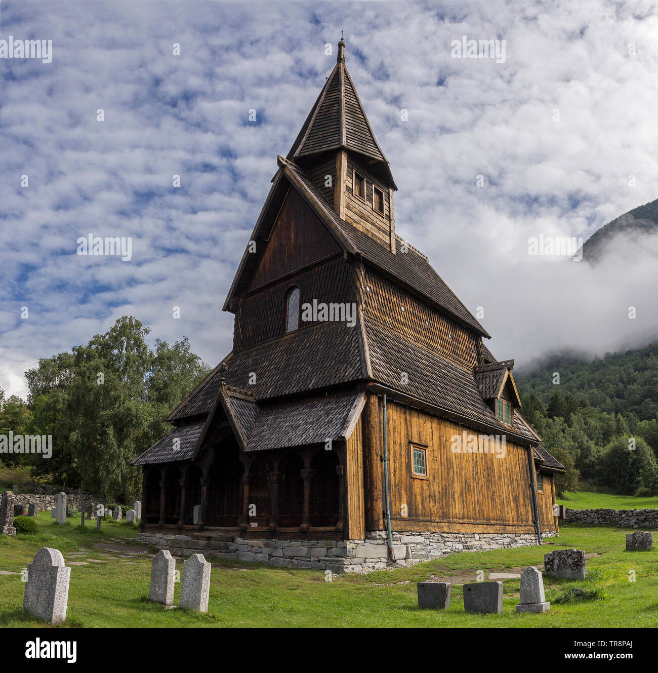 Iglesia de madera de Urnes Fotografía de stock - Alamy