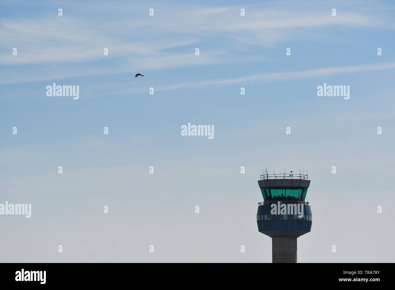 Torre de control del aeropuerto de East Midlands Foto de stock