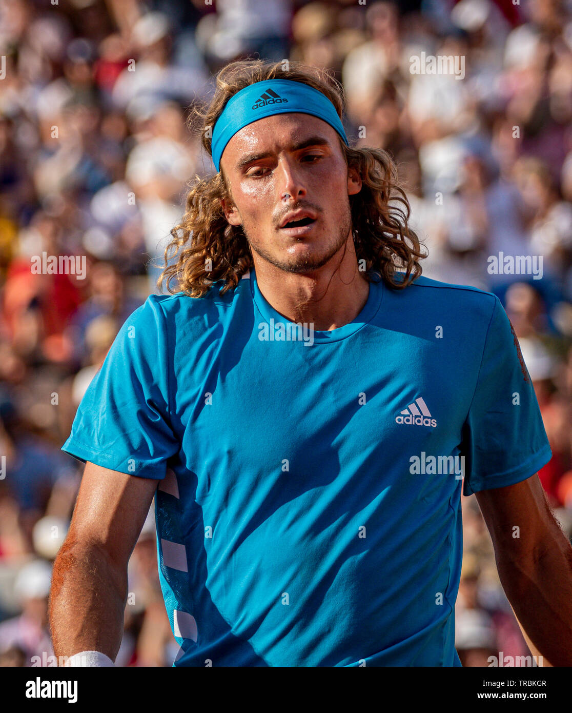 París, Francia, el 2 de junio, 2019, el tenis, el Abierto de Francia, Roland Garros, Stefanos Tsitsipas (GRE) en su partido contra Wawrinka (SUI) Foto: Henk Koster/tennisimages.com Foto de stock