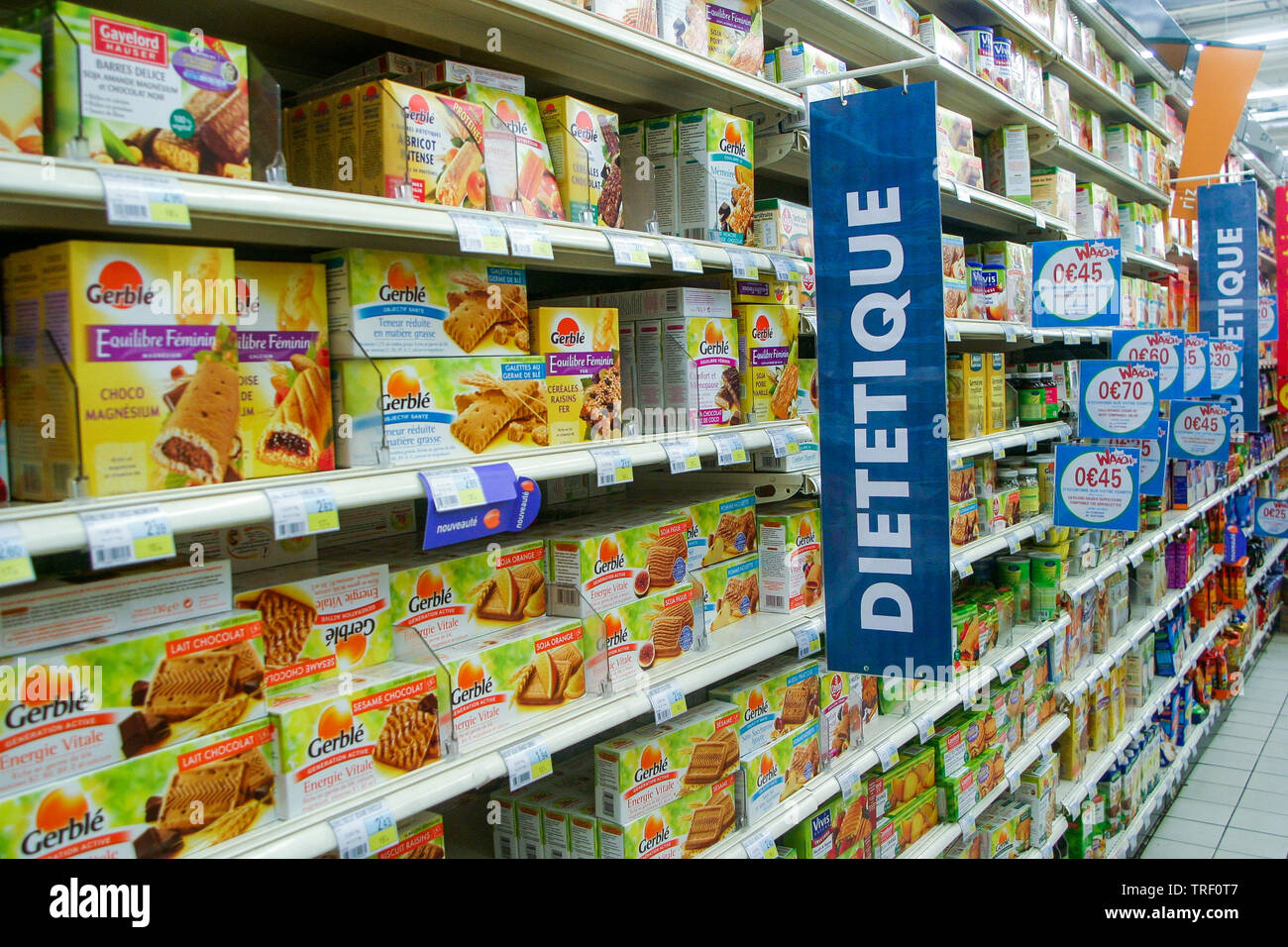Hipermercados Auchan, productos de dieta departamento, Ecully, Francia Foto de stock