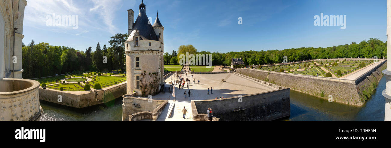 Castillo de Chenonceau spanning el río Cher, Valle del Loira, Indre et Loire, Center-Val departamento de Loire, Francia Foto de stock