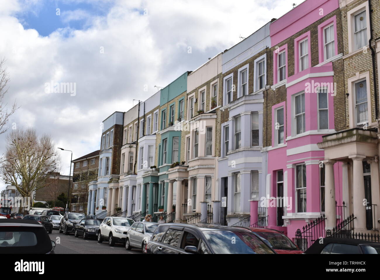 Casas de colores variados de notting hill fotografías e imágenes de alta resolución Alamy