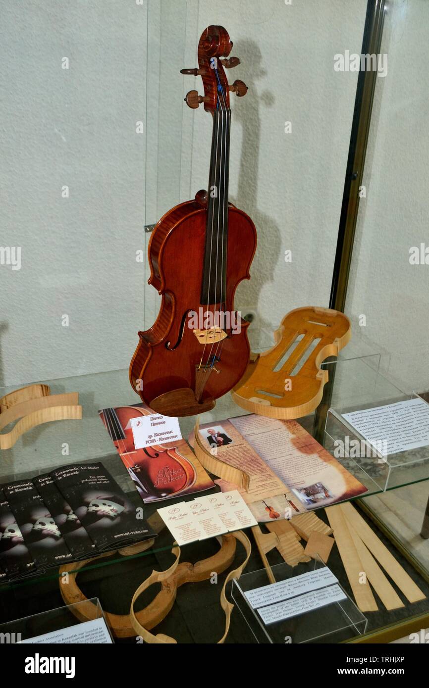 Violín Stradivarius - Museo de Historia en Kazanlak. Provincia de Stara  Zagora.BULGARIA Fotografía de stock - Alamy