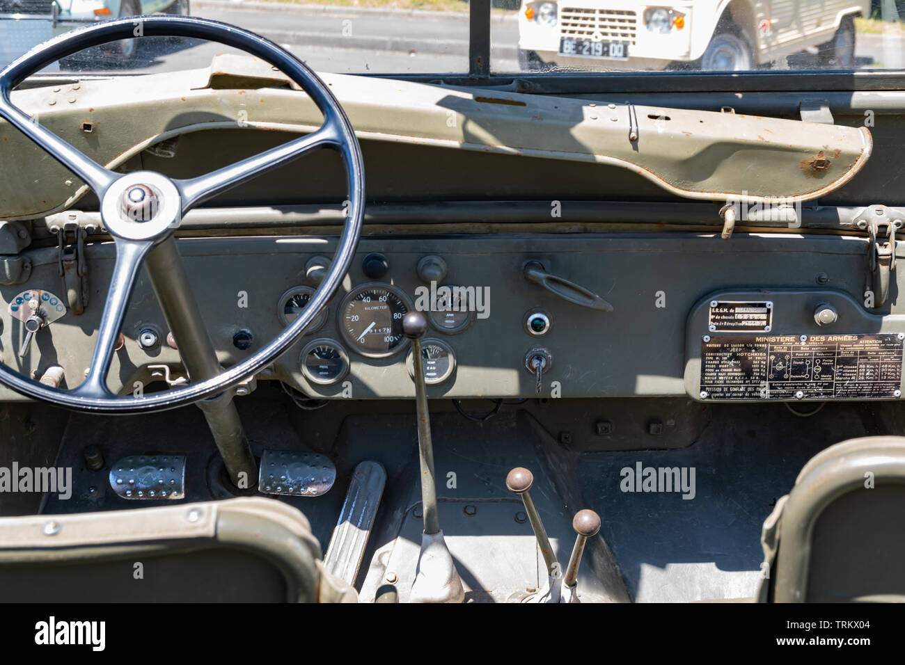 Close up steering wheel military fotografías e imágenes de alta resolución  - Alamy