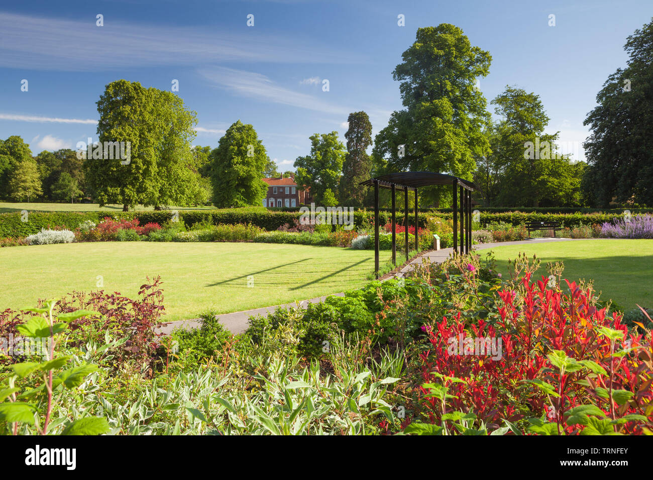 Chad varah memorial garden fotografías e imágenes de alta resolución
