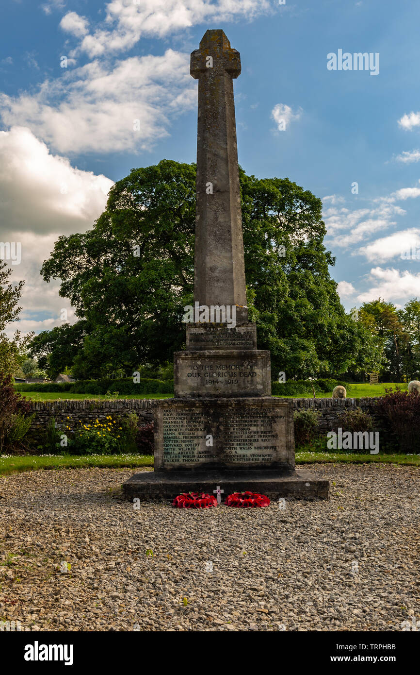 War Memorial en Wiserden,Gloucestershire Foto de stock