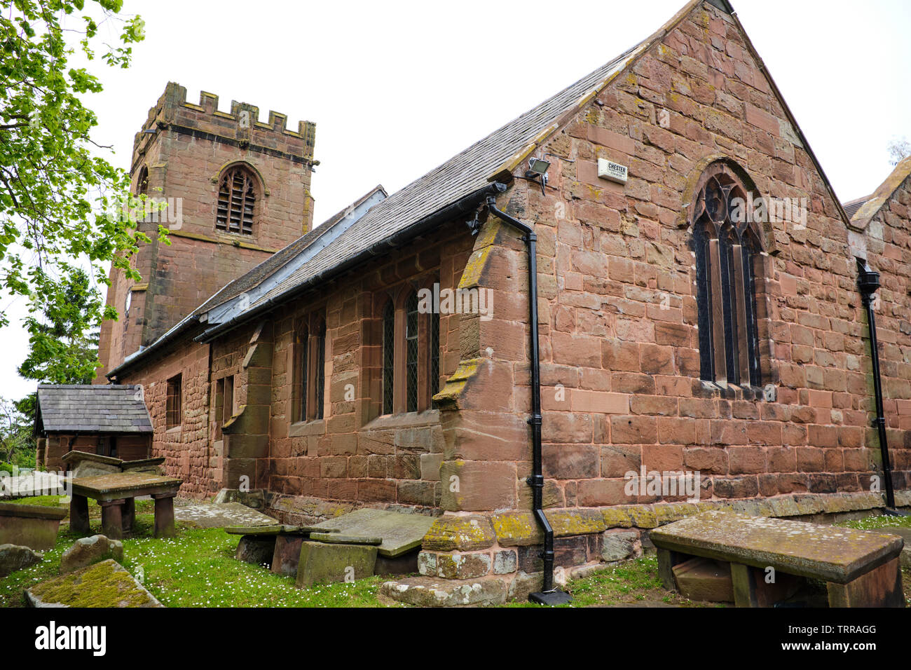 St Michael's Iglesia Parroquial Shotwick Cheshire, Inglaterra Foto de stock