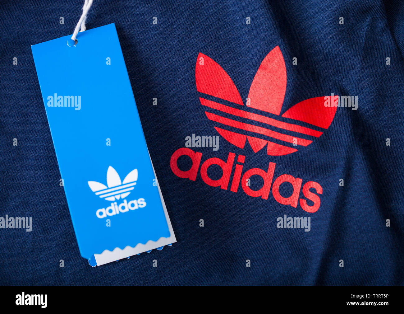 Generacion Injusto Crítico Etiqueta adidas fotografías e imágenes de alta resolución - Alamy