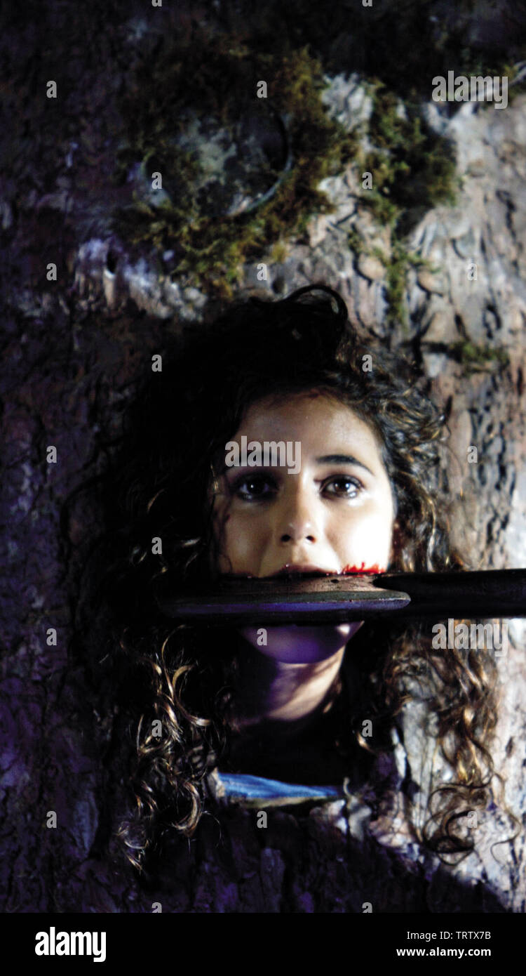 EMMANUELLE CHRIQUI en Wrong Turn (2003). Copyright: sólo para uso