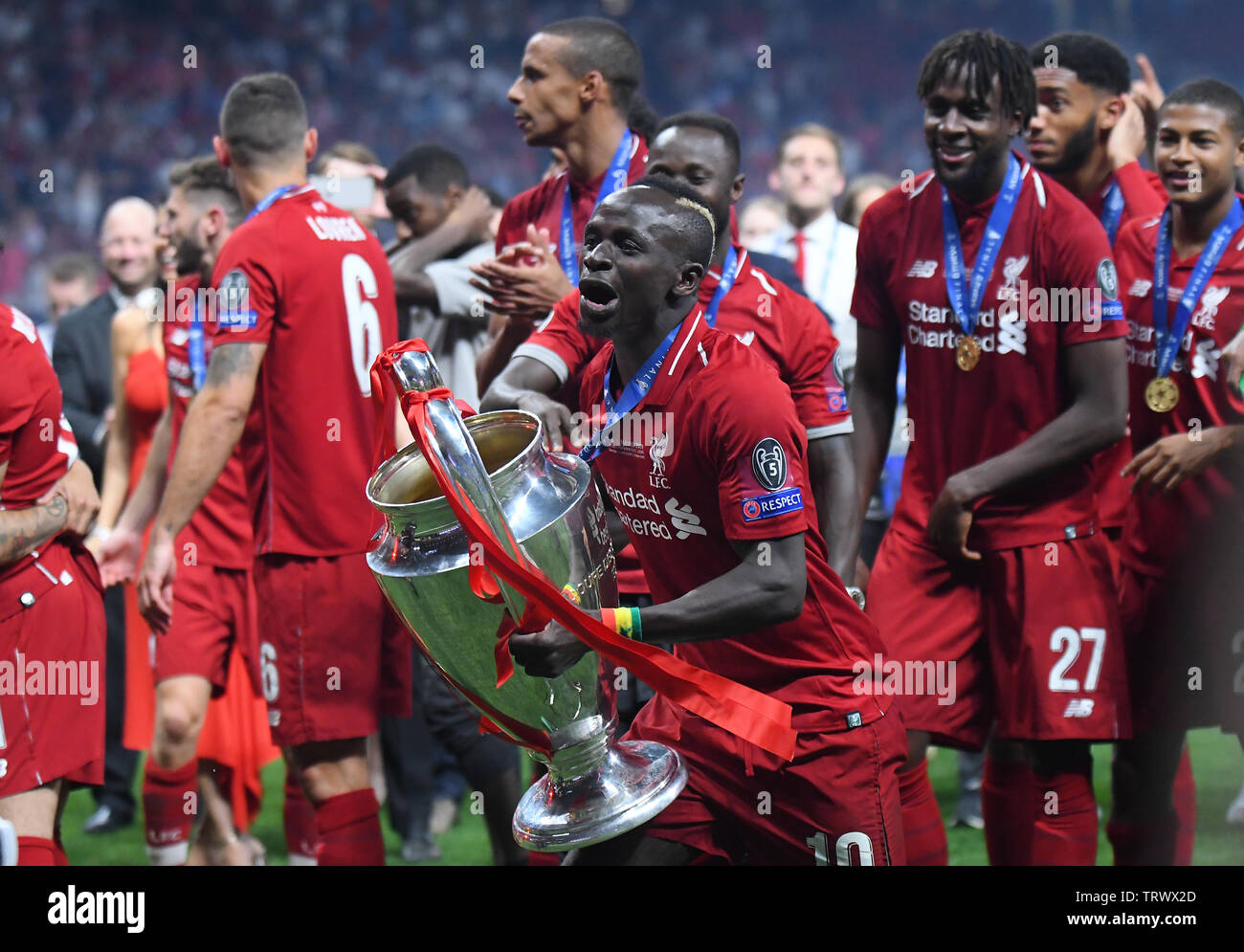 MADRID, España - 1 de junio, 2019: Sadio Mane de Liverpool foto después de  la ceremonia de entrega de premios celebrada en la final de la UEFA  Champions League 2018/19 entre el