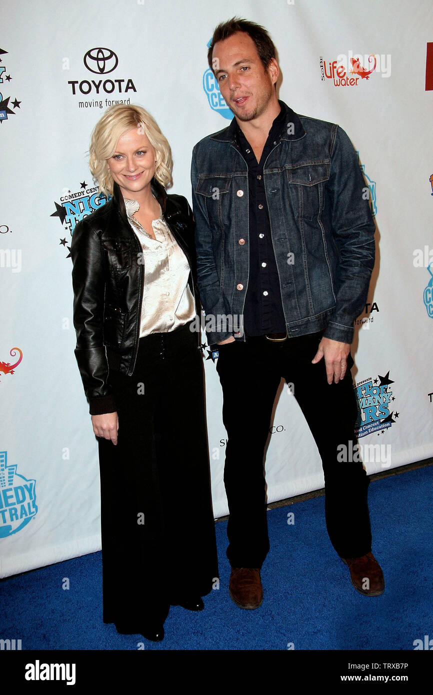 Nueva York, Estados Unidos. 13 de abril de 2008. Amy Poehler, Arnett en Comedy Central's Night de demasiadas estrellas alojado por Jon Stewart en el Beacon Theater. Crédito: Steve Mack/Alamy Foto de stock