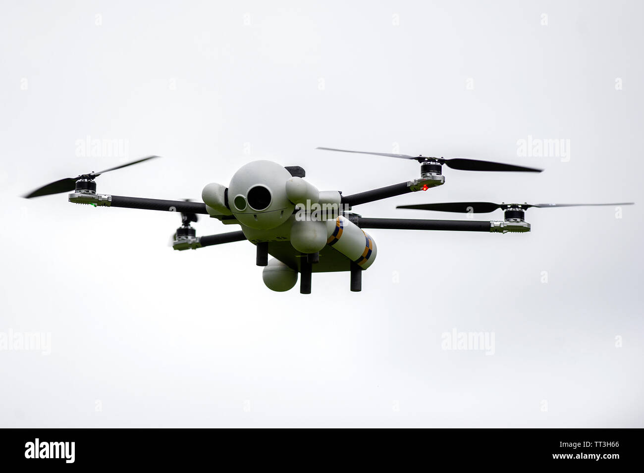 Caerphilly, Reino Unido. 13 de junio de 2019. El cielo mantis drone en  acción Crédito: ATHENA PICTURE AGENCY LTD/Alamy Live News Fotografía de  stock - Alamy