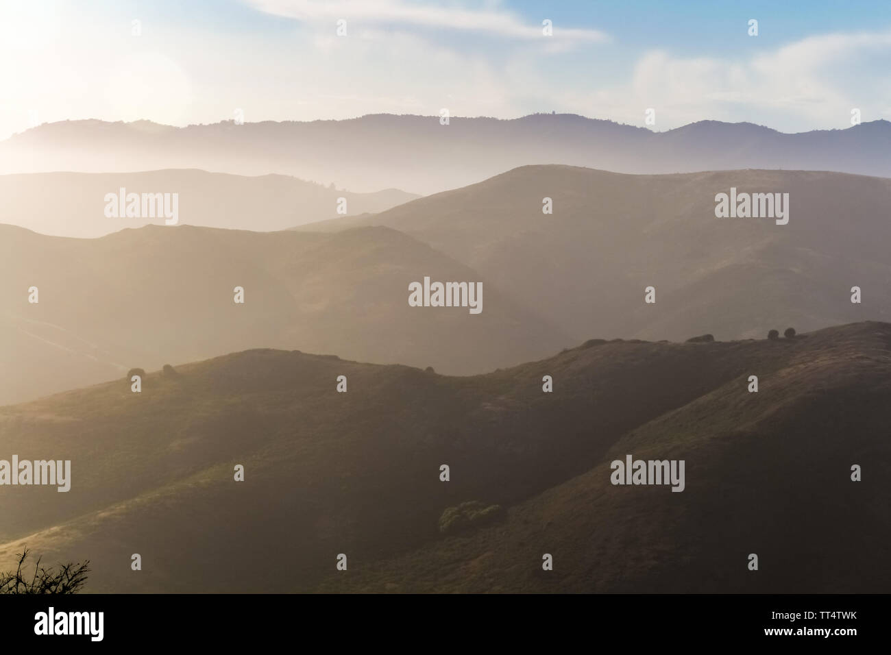 Sunset nebuloso en Marin, Golden Gate National Recreation Area, California, Estados Unidos. Foto de stock