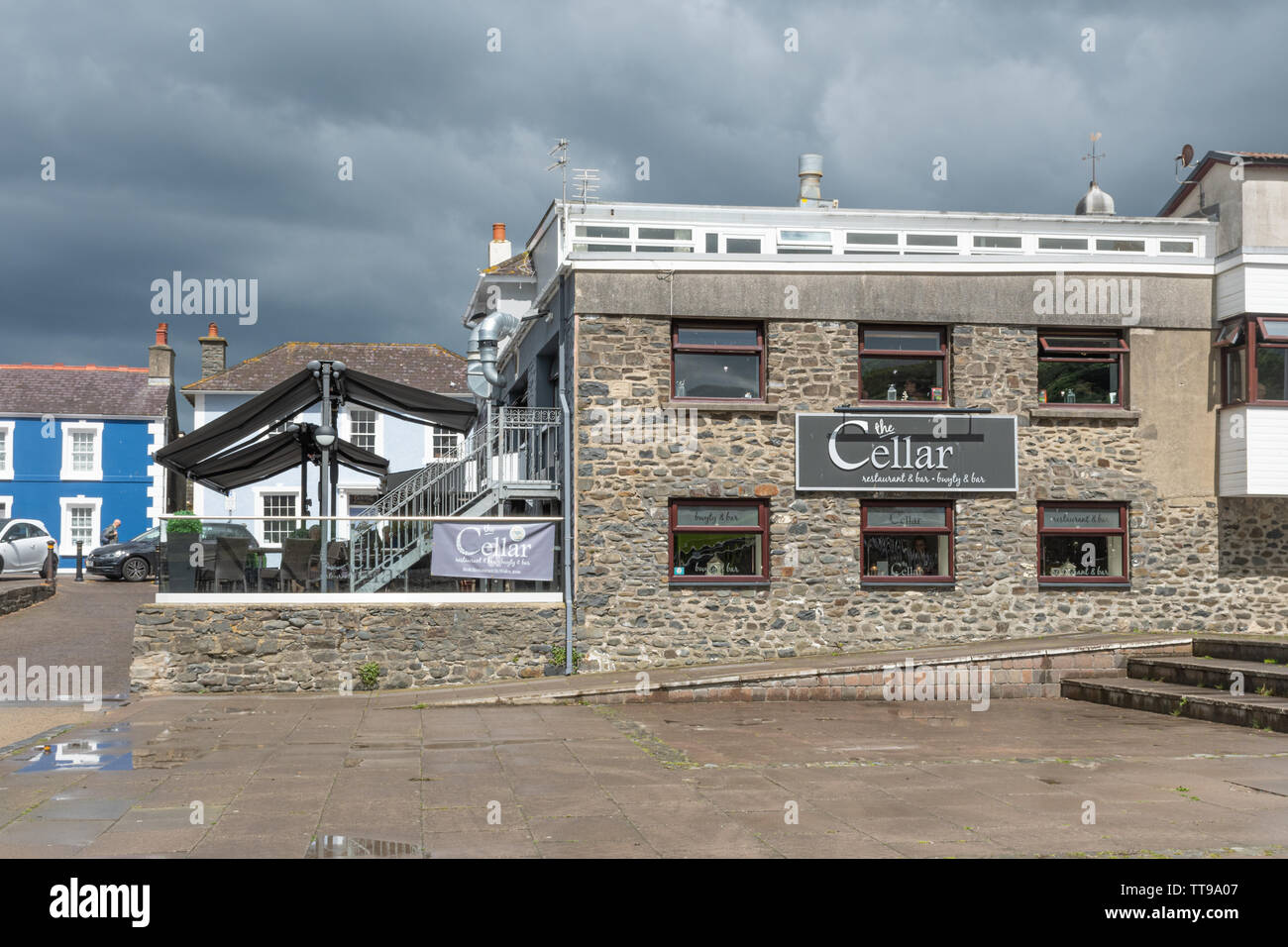 El Cellar Restaurant en el puerto en Aberaeron, Ceredigion, Gales - votado ganador del mejor restaurante de Gales 2019 por los Premios de Alimentación Gales Foto de stock