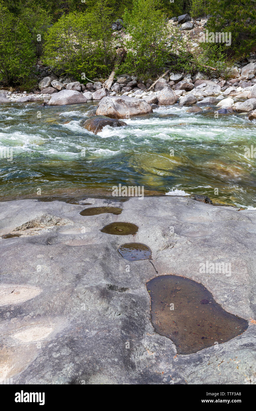 Costa rocosa del Río Stein, en British Columbia, Canadá Foto de stock