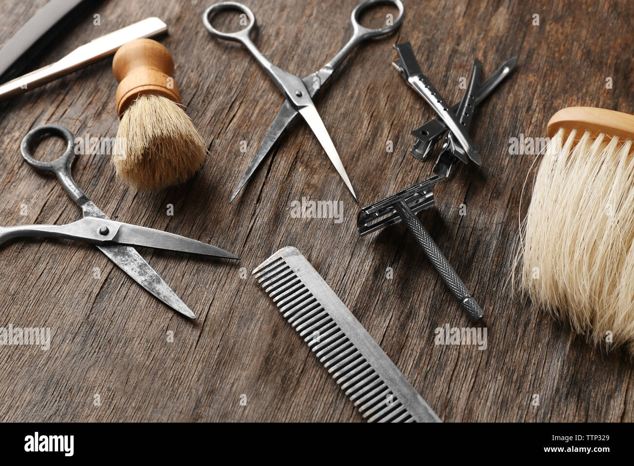 fin de semana necesario Prohibición Herramientas antiguas de barbero fotografías e imágenes de alta resolución  - Alamy