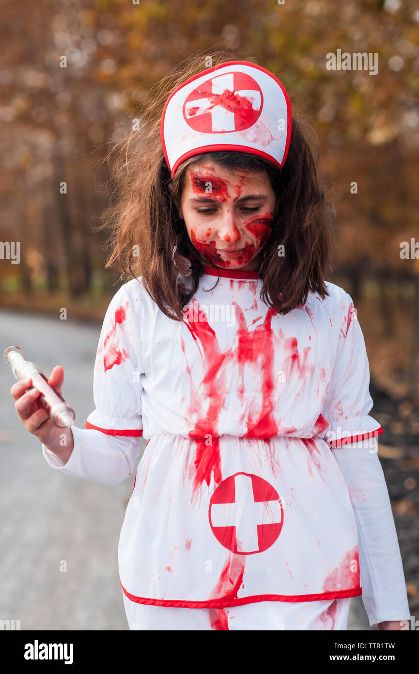 Enfermera de halloween fotografías e imágenes de alta resolución - Alamy