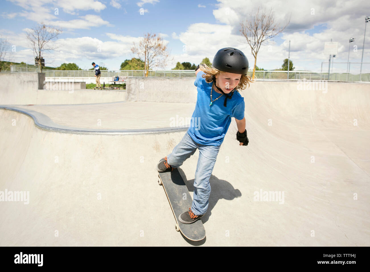 65,900 en la categoría «Boy skateboard» de imágenes, fotos de