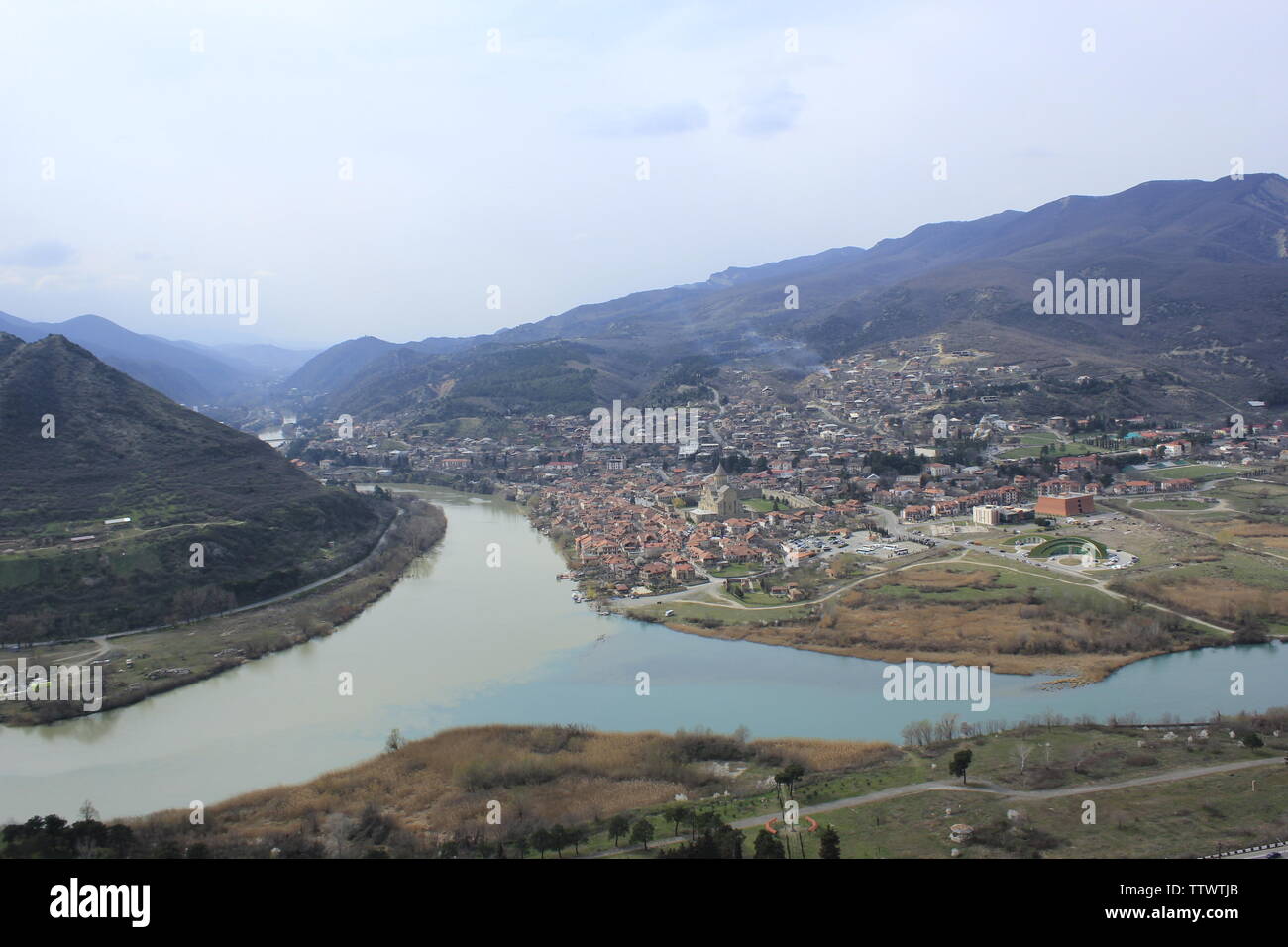 Edificios de Georgia en Tbilisi y Mtskheta, antigua ciudad Foto de stock