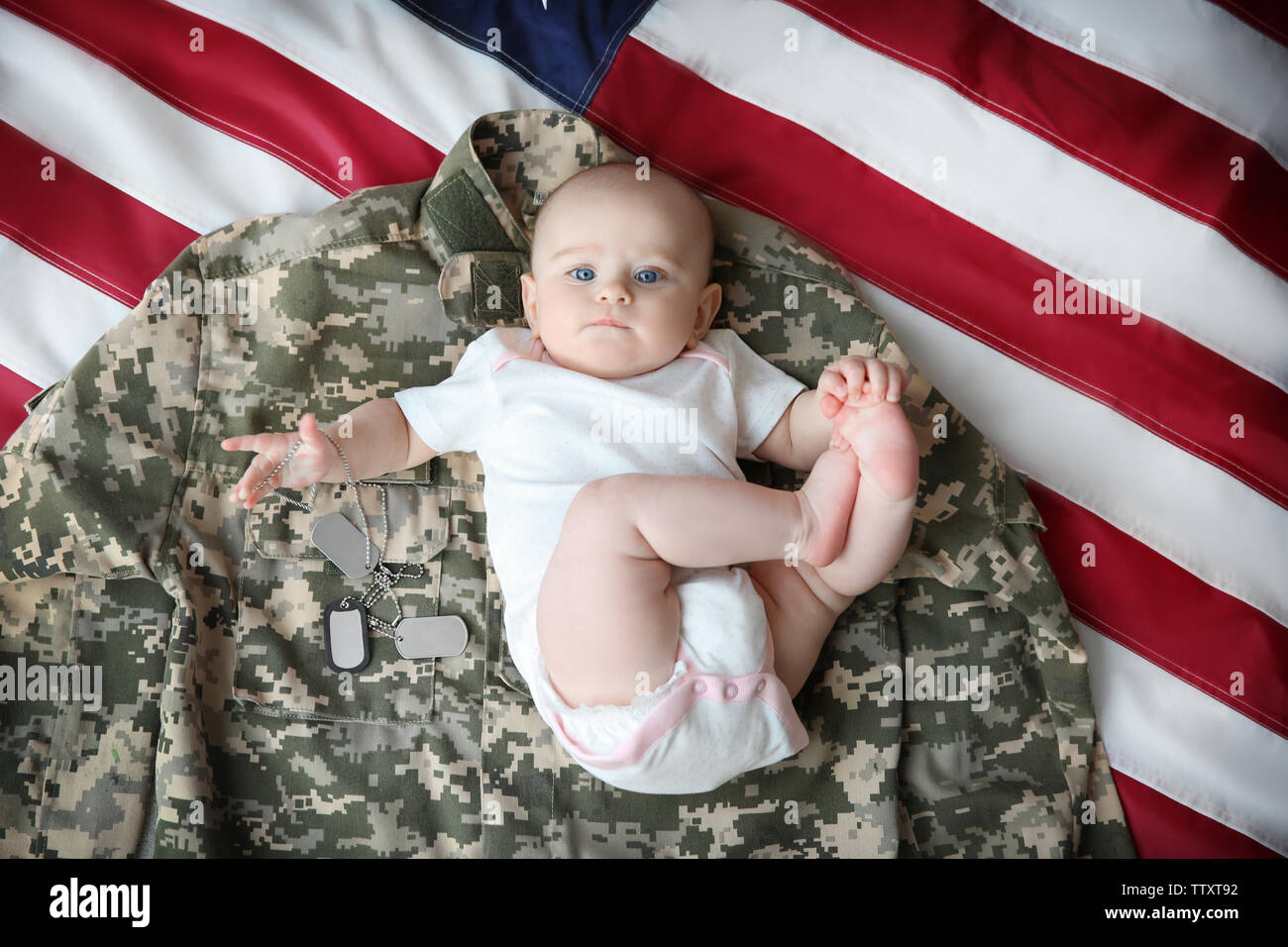 Ropa de store bebe estilo militar