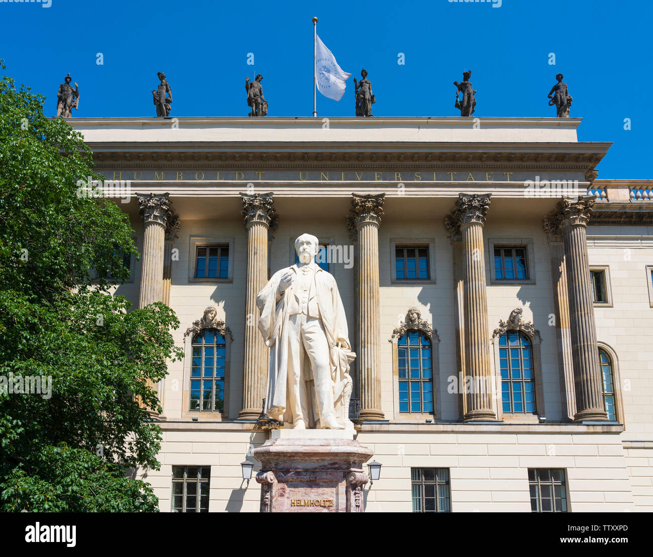 Estatua de Helmholtz de la Universidad Humboldt de Berlín, Alemania Foto de stock