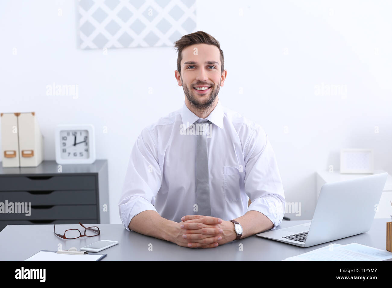 HR Manager es la realización de una entrevista de trabajo Foto de stock