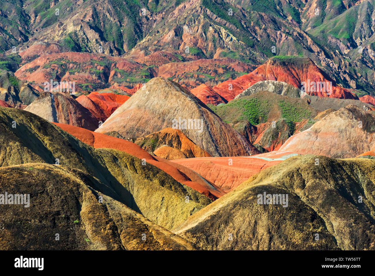 Coloridas montañas en Zhangye Geoparque Nacional, Zhangye, provincia de Gansu, China Foto de stock