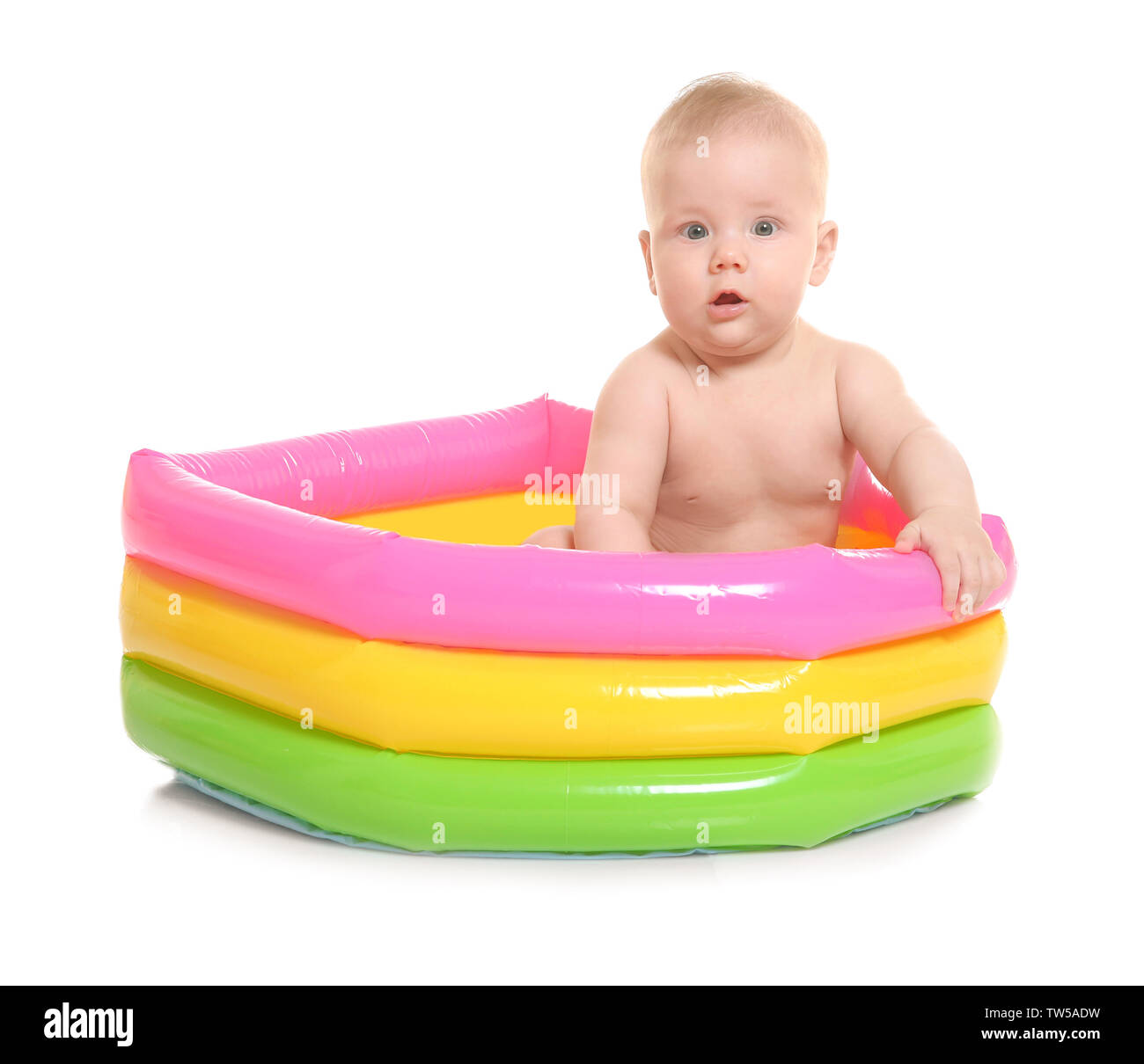 Familia feliz en la piscina Imágenes recortadas de stock - Alamy