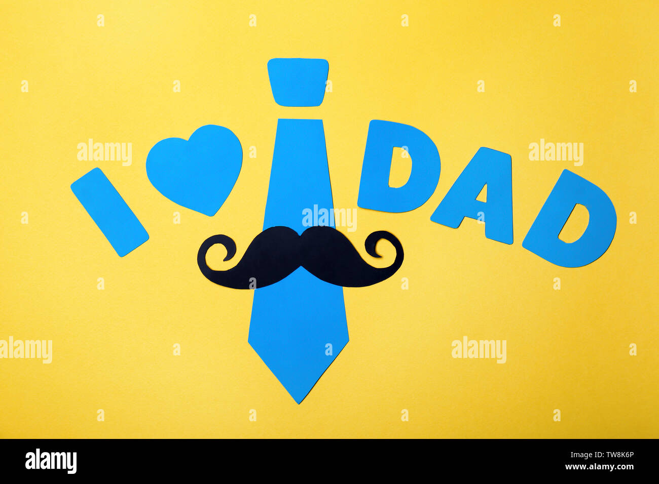 La composición con la frase I LOVE papá para el Día del Padre sobre fondo de  color Fotografía de stock - Alamy
