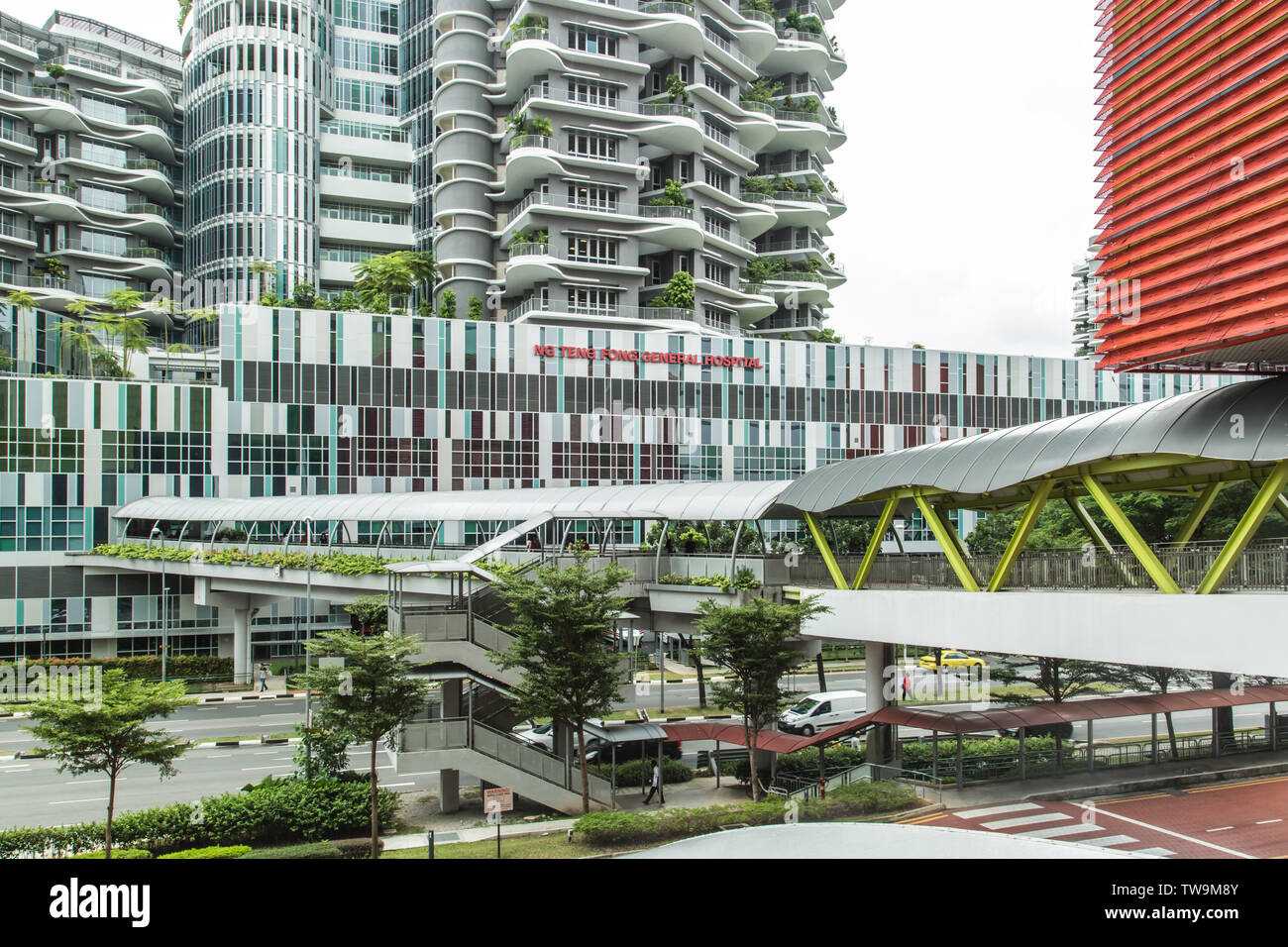 Singapur-13 AUG 2017: Ng Teng Fong en el Hospital General de Singapur fachada Foto de stock