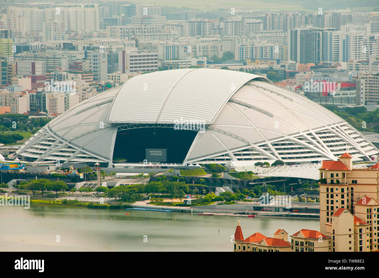 El Estadio Nacional de Singapur abrió sus puertas en 2014 con una capacidad de 55000 Foto de stock