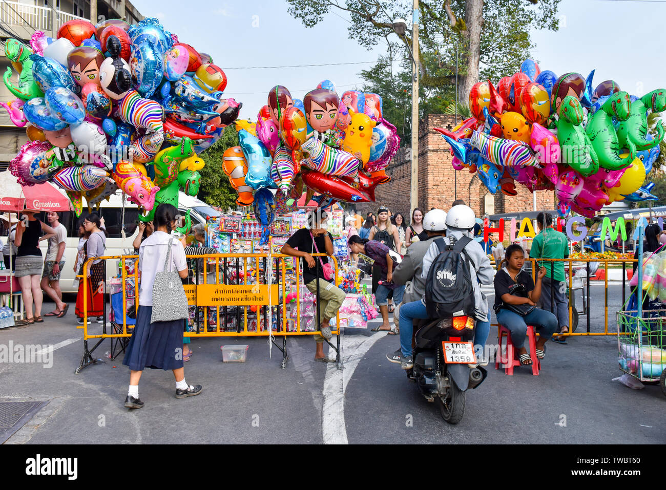 Feria callejera fiesta asia fotografías e imágenes de alta resolución