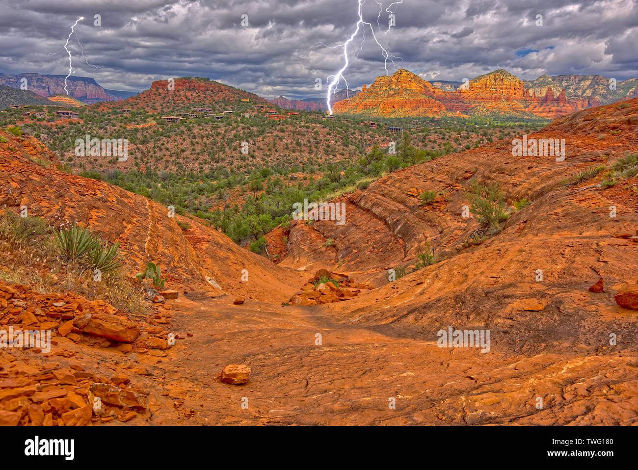 Rayo en Cathedral Rock, Sedona, Arizona, Estados Unidos Foto de stock