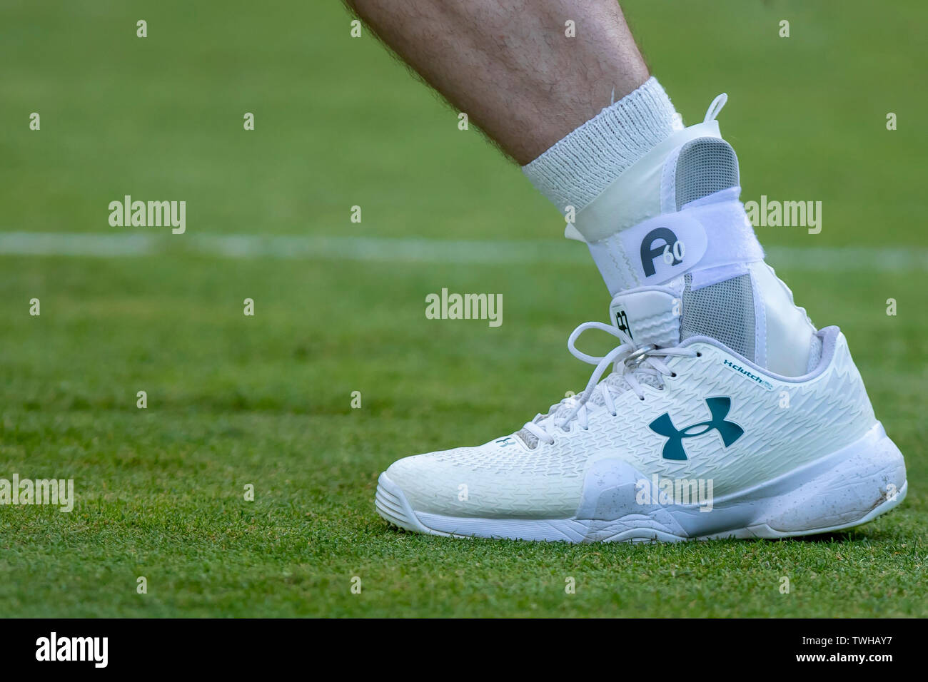 cuero el fin Cobertizo Reina Club, Londres, Reino Unido. 20 de junio de 2019. Torneo de Tenis de  la ATP Fever-Tree; una vista de detalle de un zapato desgastado por Andy  Murray (GBR) con su anillo