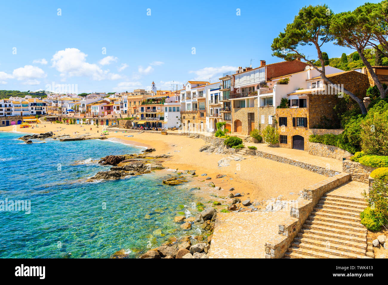 Pasos de la playa de Port Bo de Calella de Palafrugell, Costa Brava,  Cataluña, España Fotografía de stock - Alamy