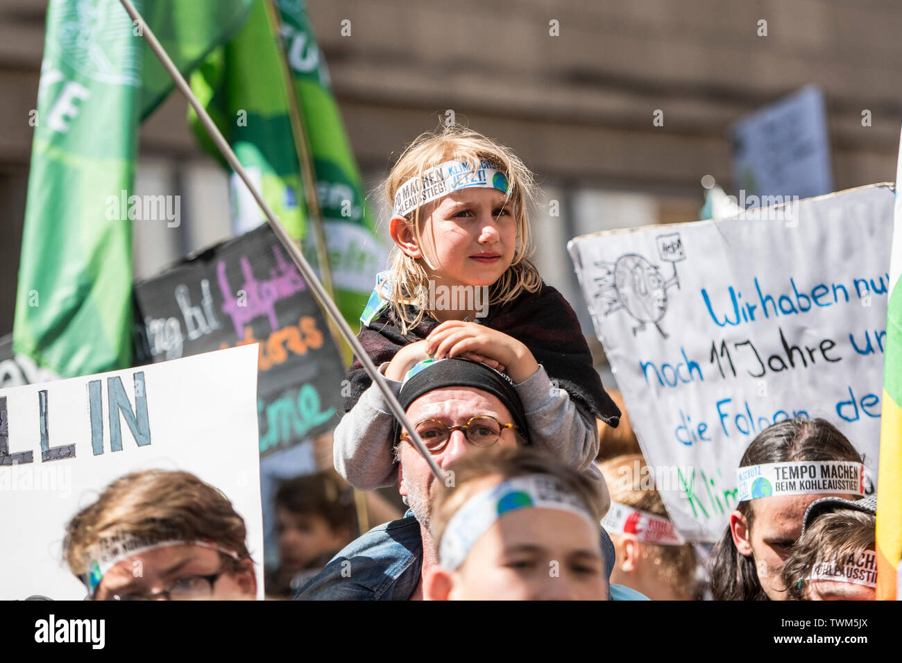 "Los Viernes a futuro" manifestación en Aquisgrán, Alemania, a las 21 de 2019. Foto de stock