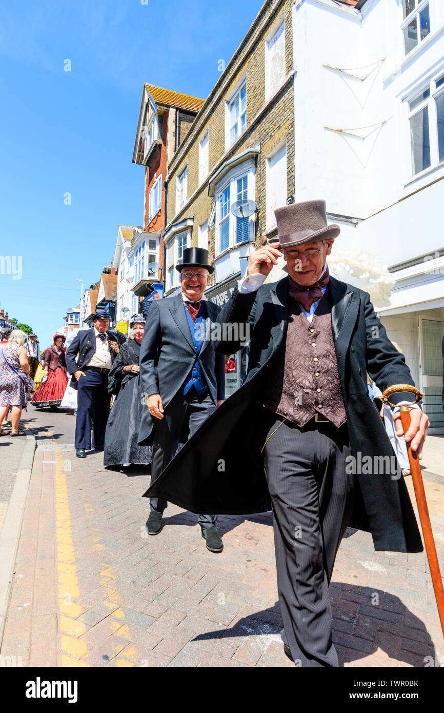 Bombardeo Morgue Sobretodo Traje victoriano hombre fotografías e imágenes de alta resolución - Alamy