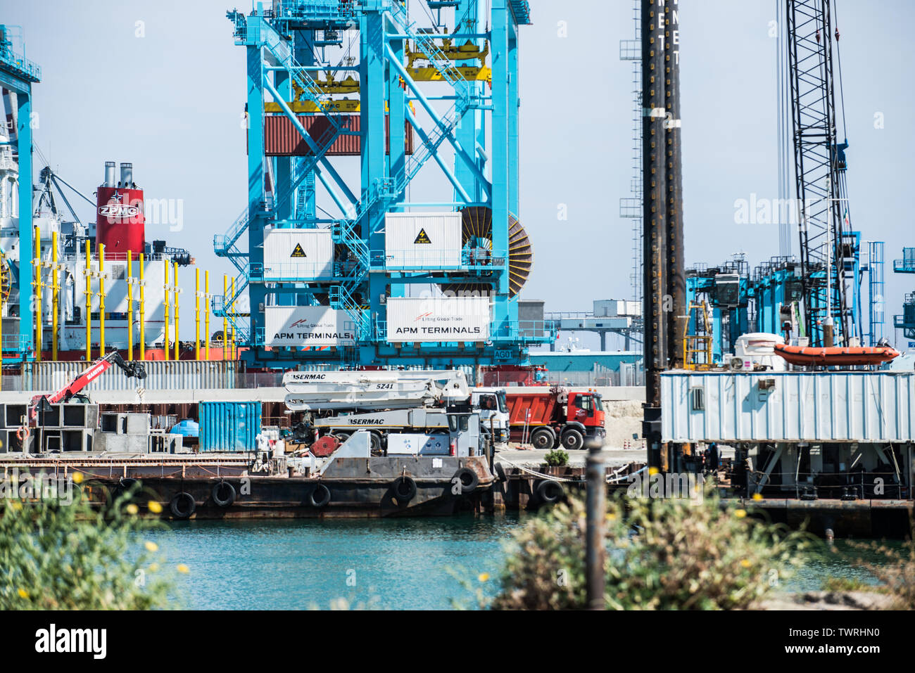 Porto vado ligure fotografías e imágenes de alta resolución - Alamy