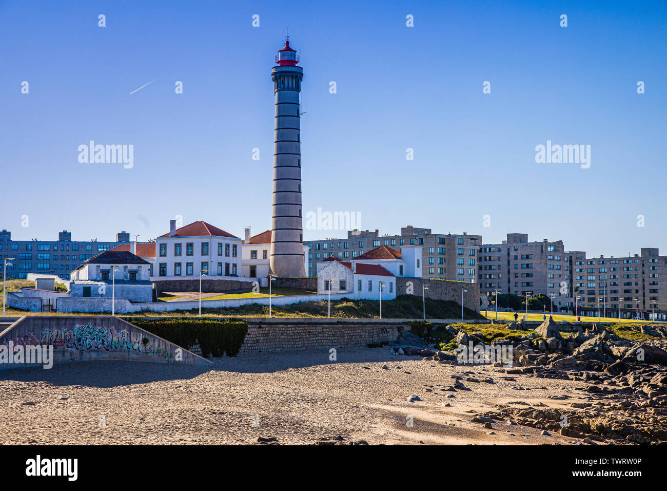 El faro de Boa Nova cerca de Porto, Portugal Foto de stock