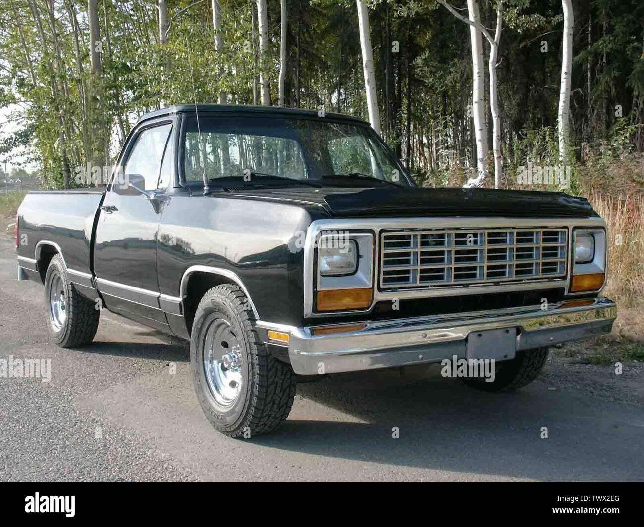 Dodge D150 1983 shortbed with Slant6; 6 de diciembre de 2008 (fecha de  carga original) (texto