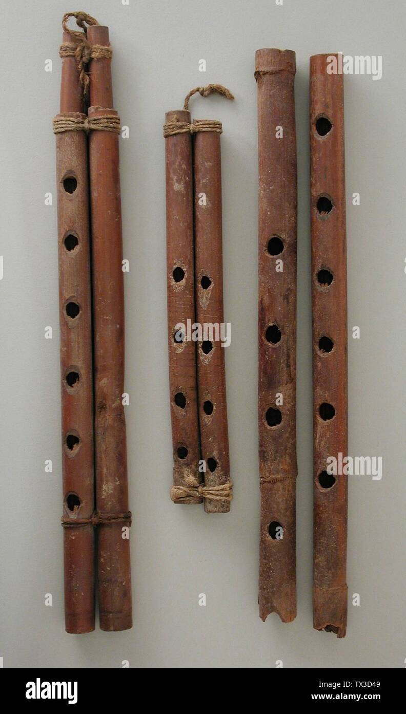 Flautas y Tuberías; Egipto, 1537 - 31 BCE Herramientas y equipos; instrumentos  musicales Regalo de Reed de Robert Blaugrund (M.80.196.27) Arte Egipcio;  1537 - 31 AEC Fotografía de stock - Alamy
