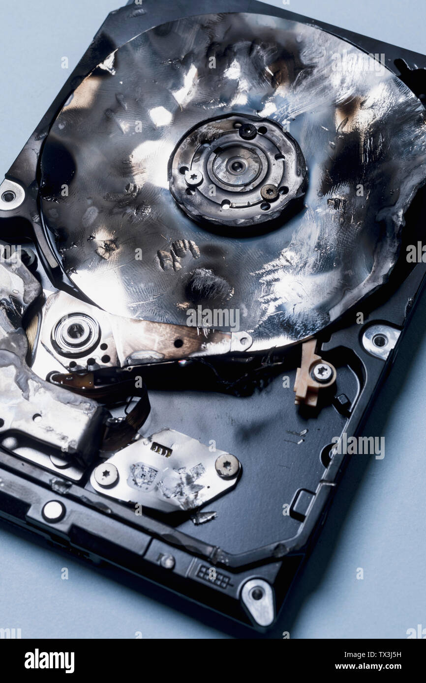 Disco duro arruinado fotografías e imágenes de alta resolución - Alamy