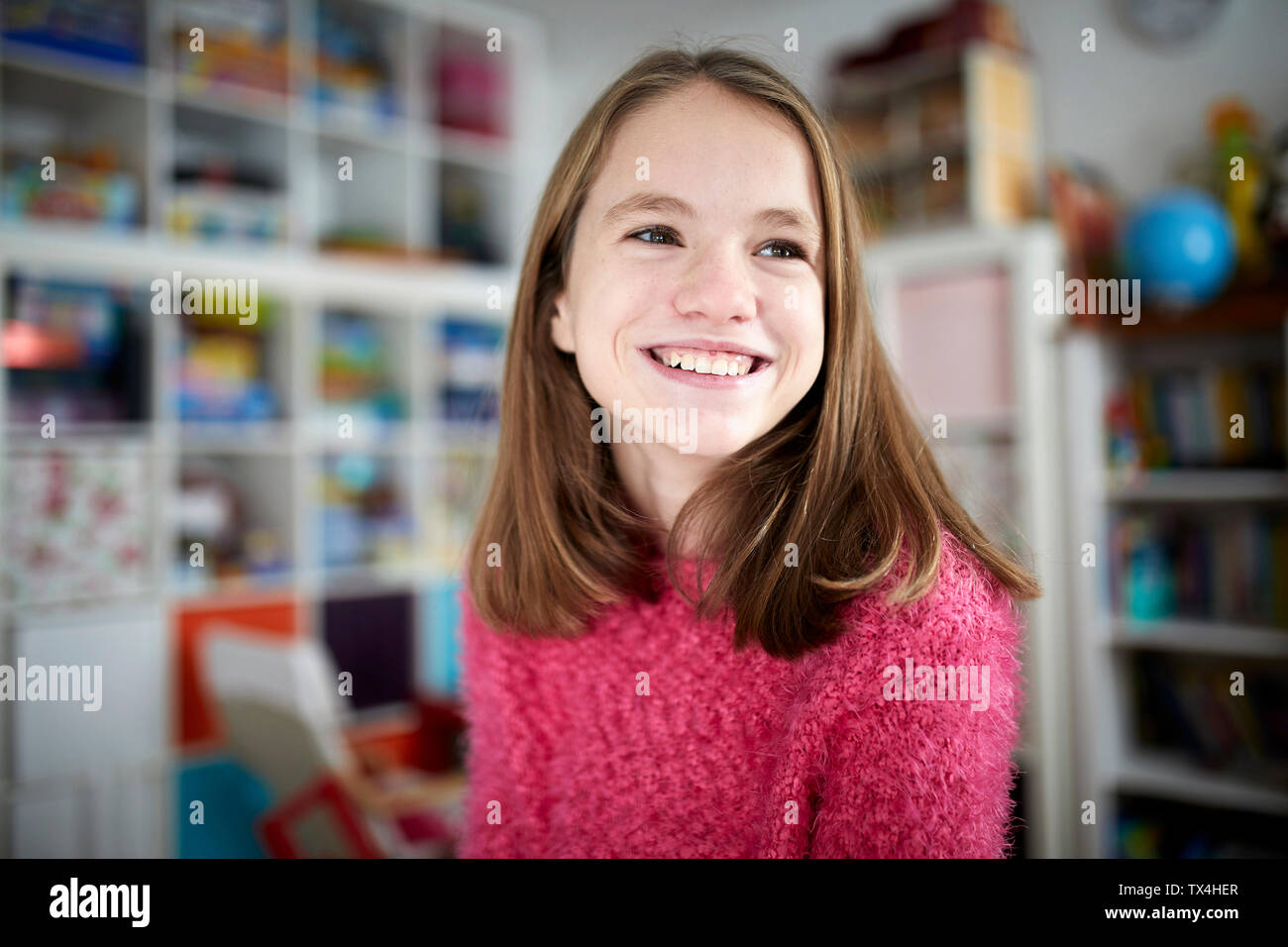 Retrato de una joven feliz Foto de stock